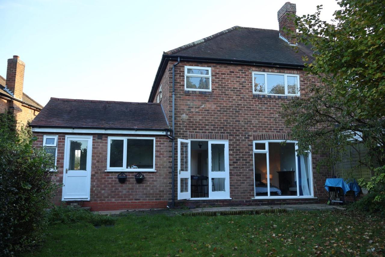 Spacious 4 Bed Home Near Nec, Jlr & Airport Parking For 3 Cars Ideal For Contractors! Solihull Exterior foto